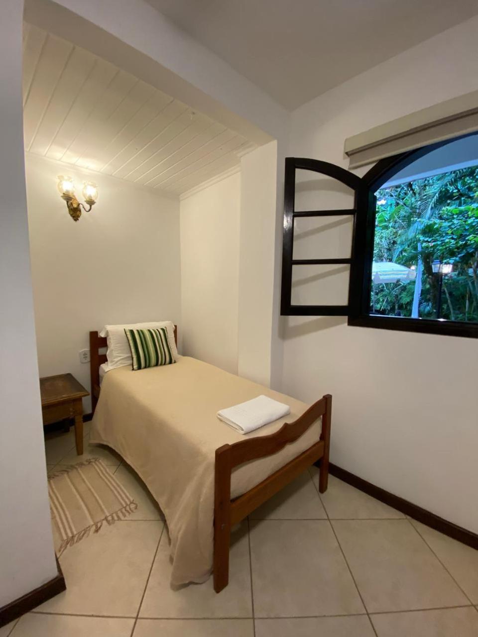 Aratinga Inn Vila do Abraao Ngoại thất bức ảnh