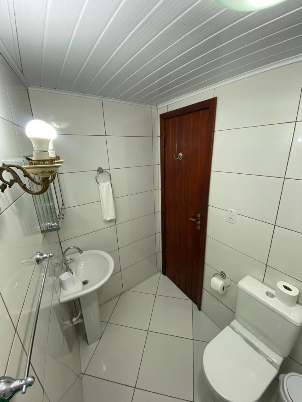Aratinga Inn Vila do Abraao Ngoại thất bức ảnh